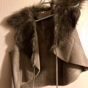 Fur collar vest